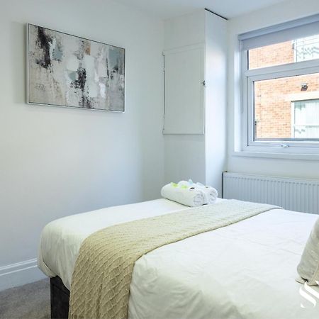 One Bedroom Apartment At Smooth Stays Short Lets & Serviced Accommodation Preston With Parking Near Train Station Kültér fotó