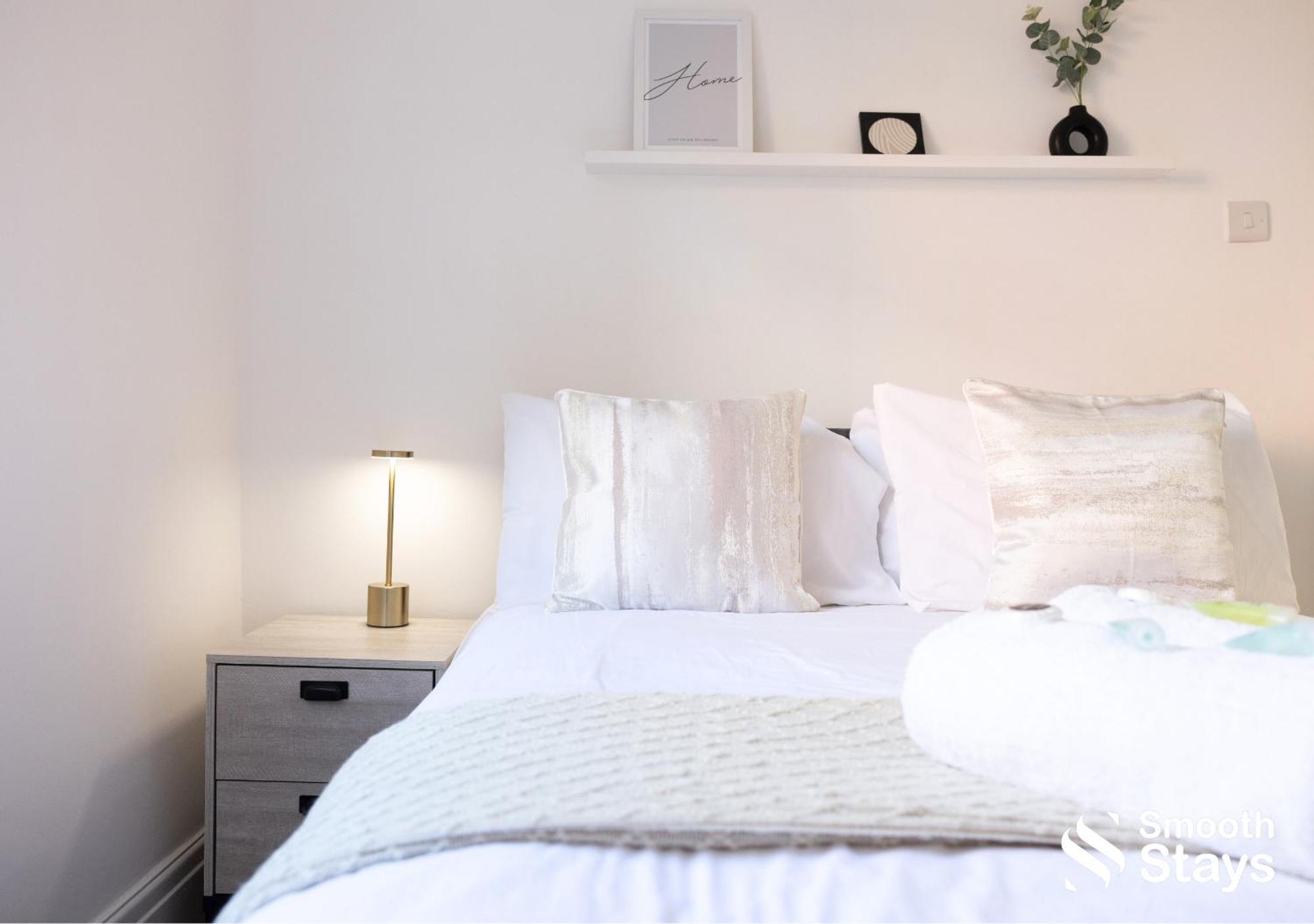 One Bedroom Apartment At Smooth Stays Short Lets & Serviced Accommodation Preston With Parking Near Train Station Kültér fotó
