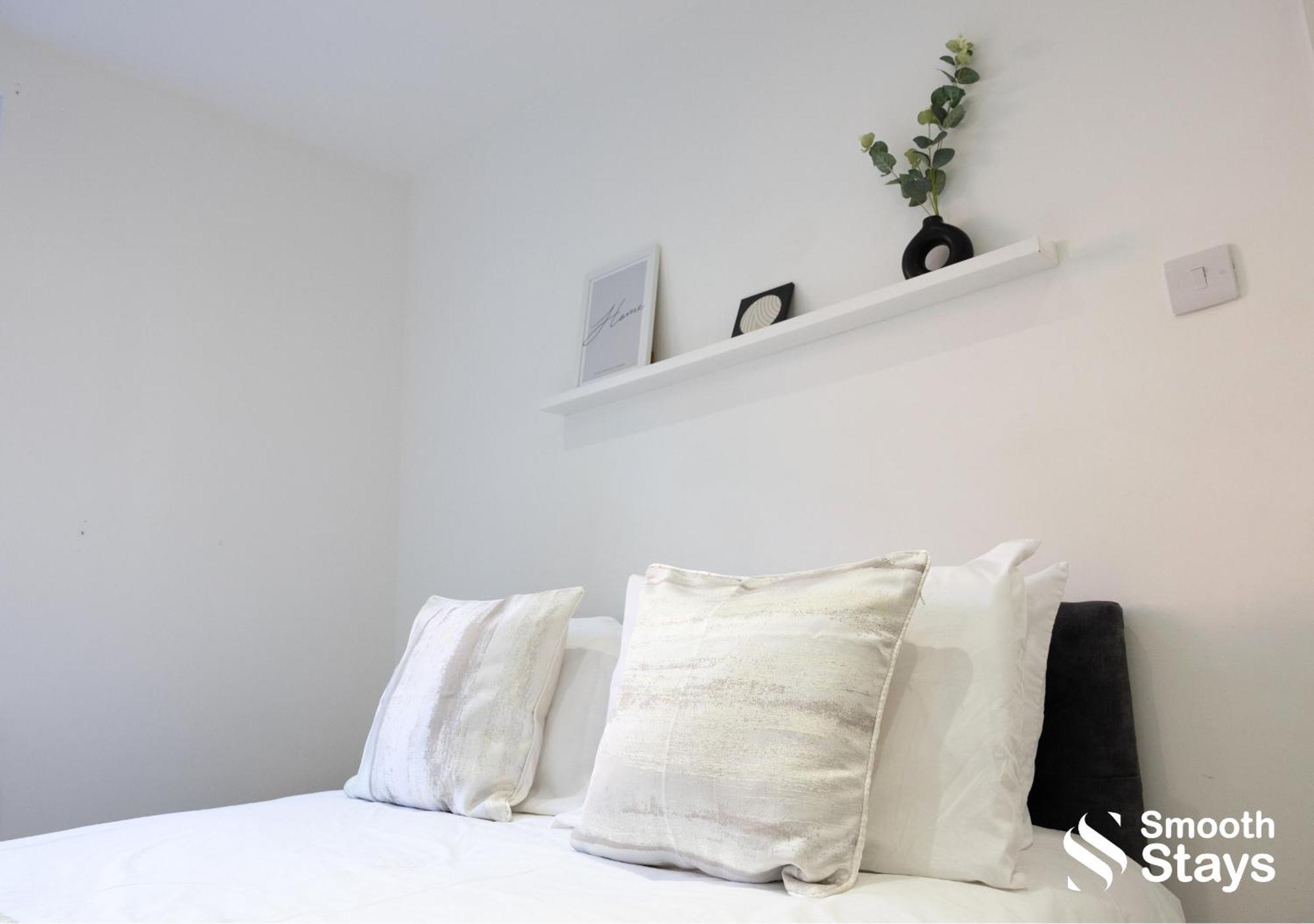 One Bedroom Apartment At Smooth Stays Short Lets & Serviced Accommodation Preston With Parking Near Train Station Kültér fotó