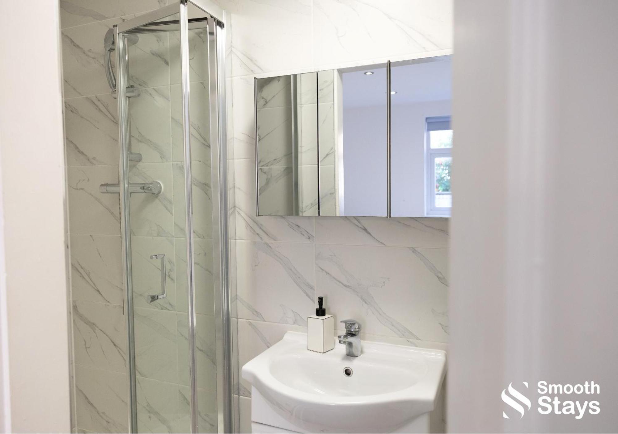 One Bedroom Apartment At Smooth Stays Short Lets & Serviced Accommodation Preston With Parking Near Train Station Kültér fotó