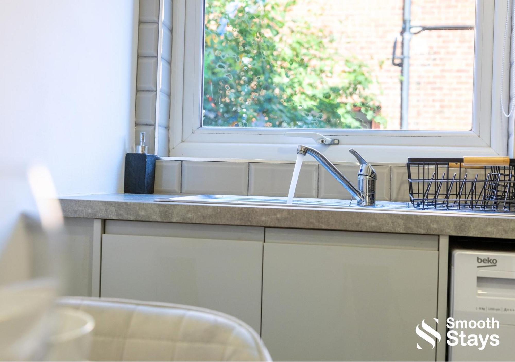One Bedroom Apartment At Smooth Stays Short Lets & Serviced Accommodation Preston With Parking Near Train Station Kültér fotó