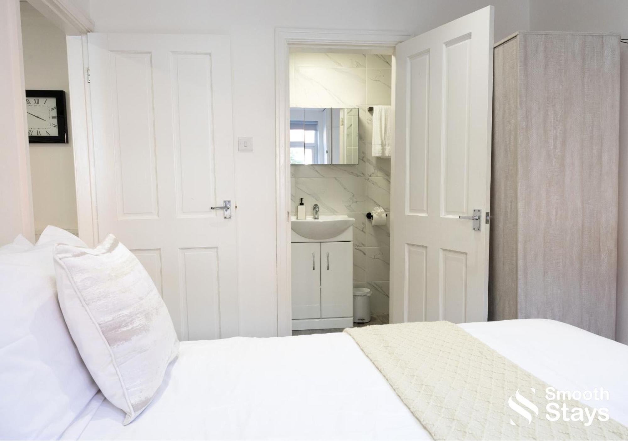 One Bedroom Apartment At Smooth Stays Short Lets & Serviced Accommodation Preston With Parking Near Train Station Kültér fotó